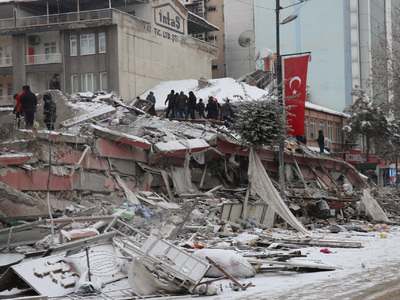 Σεισμός στην Τουρκία: Πέθανε ο 12χρονος ...