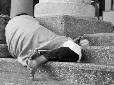 Βοηθήστε τους να βοηθήσουν τους άστεγους