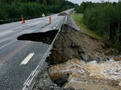 Σουηδία: Πρωτοφανείς πλημμύρες από την σ...