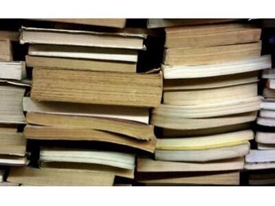 Αντί για τα γνήσια βιβλία, πωλούσε… φωτοαντίγραφα