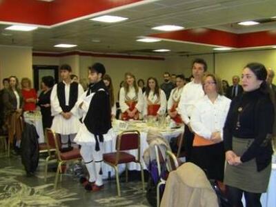 Χορεύουν οι Μεσσήνιοι της Πάτρας