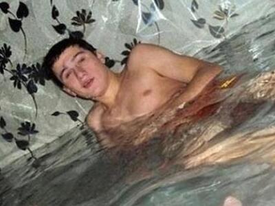 Έκαναν το σαλόνι… πισίνα