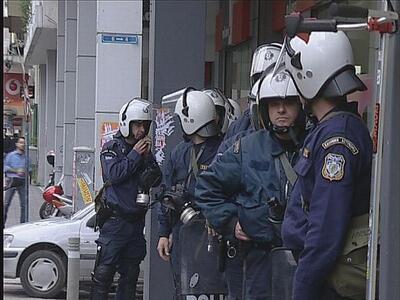 Πάτρα: Βόμβες Πατούχα εναντίον των ΜΑΤ