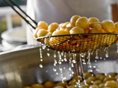 Πήγαμε βόλτα στα λουκουματζίδικα της Πάτ...