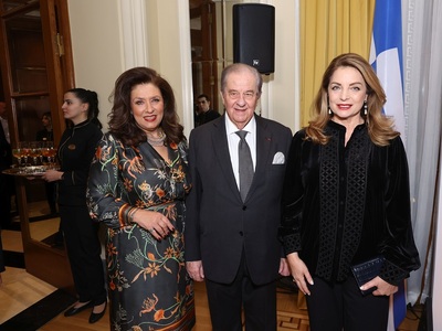 O Ιωάννης και η Έμη Τρίκαρδου με την Άντ...