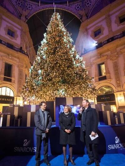 To δέντρο Swarovski στην Galleria Vittor...