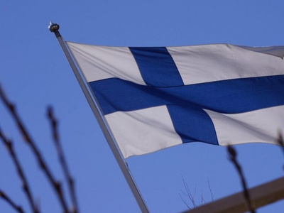 Φινλανδία: Παρατείνεται ο νόμος που απορ...