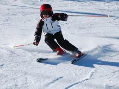 Βραχνέικα: Τα παιδιά μαθαίνουν...σκι - Ε...