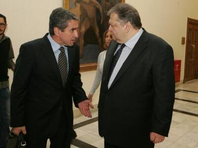 "Φουντώνουν" οι φήμες για σαρω...