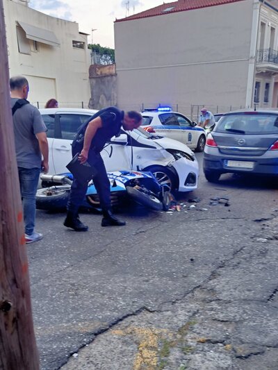 Αγρίνιο: Τραυματίστηκε δικυκλιστής σε τροχαίο - ΦΩΤΟ Αγρίνιο: Τραυματίστηκε δικυκλιστής σε τροχαίο - ΦΩΤΟ
