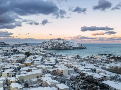 Καιρός: Στα λευκά τα νησιά του Αιγαίου –...