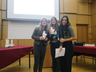 Οι δυο νικήτριες Αγγελική και Ελένη Νταλ...