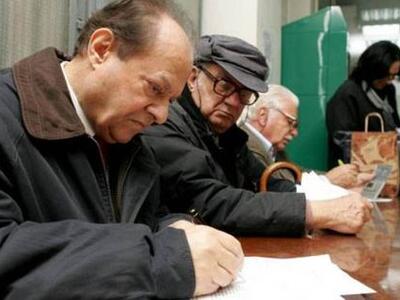 Με άδεια χέρια και χωρίς σύνταξη κινδυνε...