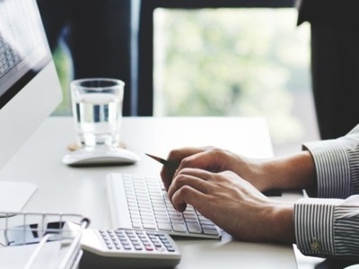 Αντίστροφη μέτρηση για τις φορολογικές δηλώσεις