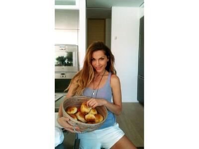 Δείτε τη Δέσποινα Βανδή στην κουζίνα της...