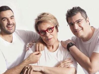 Σε εκπομπή της δημόσιας τηλεόρασης ο πατ...