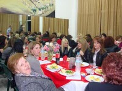 Μια βραδιά γιορτής στην συνοικία Μακρυγιάννη...