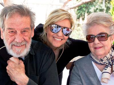 Καρέ καρέ το ψήσιμο του οβελία στη βίλα ...