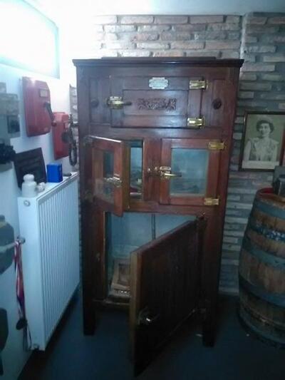 ΤΟ ΞΥΛΙΝΟ ΨΥΓΕΙΟ ΜΕ ΠΑΓΟ