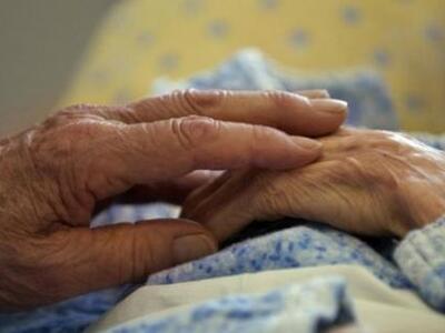 Χτύπησε και πήγε να βιάσει τη θεία του