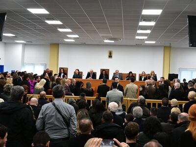 Δίκη για τα Τέμπη: Χωριστά οι συγγενείς,...