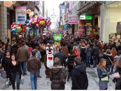 Ανοικτά τα καταστήματα και την τελευταία...