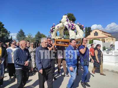 Με ευλάβεια η περιφορά του Επιταφίου στο...