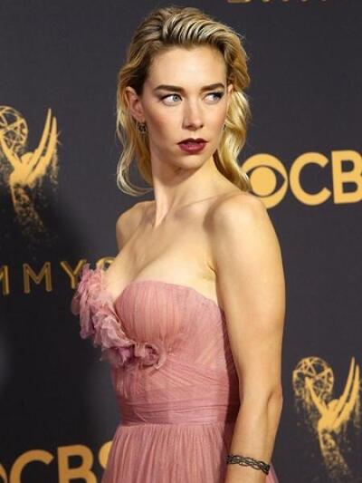 ΣΤΟ ΚΟΚΚΙΝΟ ΧΑΛΙ