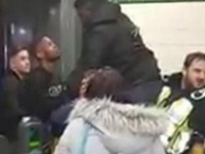 Βρε τι μπορεί να πάθεις: Μαγκώθηκε το......