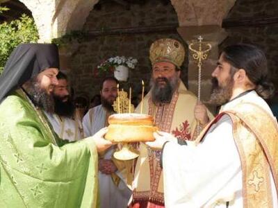 Δείτε Φωτό από τον πανηγυρικό εορτασμό σ...