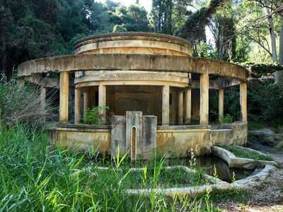 Λουτρά Κυλλήνης-Λίτζι: Το εγκαταλελειμμέ...