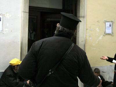Ηλεία: Θύμα απατεώνων ιερέας - Τους έδωσ...