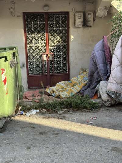 ΠΑΤΡΑ - ΒΛΑΤΕΡΟ: Ο Στέφανος με τα μαύρα πόδια - Εικόνες που προκαλούν σοκ - Καμία παρέμβαση φορέων ΠΑΤΡΑ - ΒΛΑΤΕΡΟ: Ο Στέφανος με τα μαύρα πόδια - Εικόνες που προκαλούν σοκ - Καμία παρέμβαση φορέων