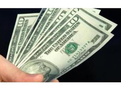 Αγόρασε ρούχα 5.000 δολαρίων με πλαστά χ...