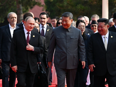 Σι, Πούτιν και Κιμ μαζί στο κόκκινο χαλί...