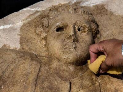 Βρέθηκε σαρκοφάγος κάτω από πολυκατοικία...