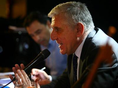 Γ. Παπαντωνίου: "Διαρκές φαγοπότι μ...