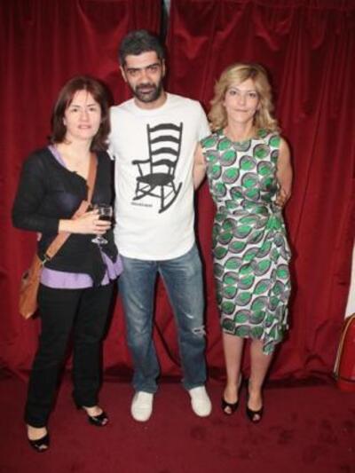 Η Σοφία Μαυρίδη, αριστερά στη φωτό με το...