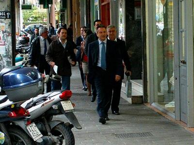 Περιοδεία Κατσικόπουλου σε καταστήματα τ...