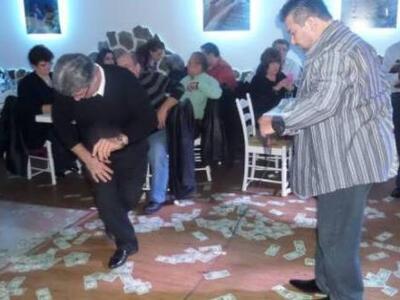 Καταραμένη κρίση! Πήγε στην Αμερική και ...