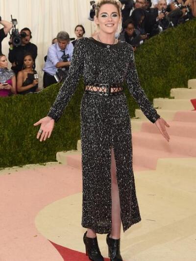 Chanel με "προχώ" χτένισμα και...