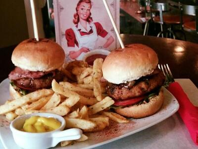 Νέο mix burger από το Carte Postale, να ...