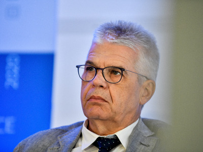 Χαράλαμπος Γώγος:  Οι τουρίστες, οι  δικ...