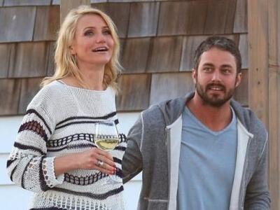 Ο 32χρονος Τaylor Kinney που είναι ο δεσ...