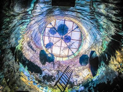 Ένας ουρανός γεμάτος χρωματιστές... ομπρέλες! 