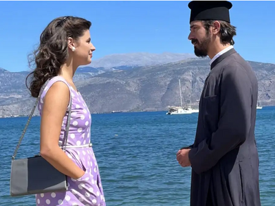 Άγιος έρωτας: Ο Νικόλαος παρακαλεί τη Χλ...