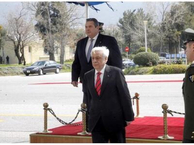 Παυλόπουλος: «Εύχομαι του χρόνου ο λαός ...