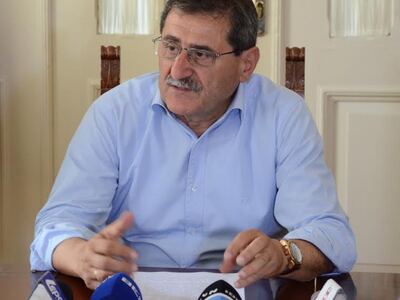 Ο Δήμαρχος Πατρέων και μέλη της Δημοτική...