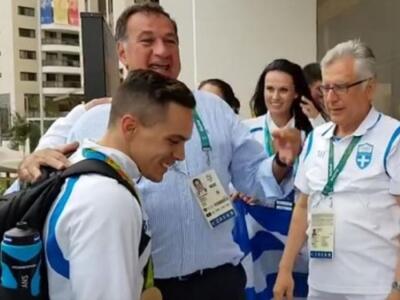 Αποθεώθηκε στο Ολυμπιακό Χωριό ο Λευτέρη...