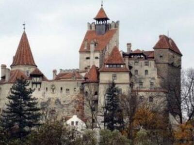 Στο σπίτι του Κόμη Δράκουλα! Μάθετε όλη ...